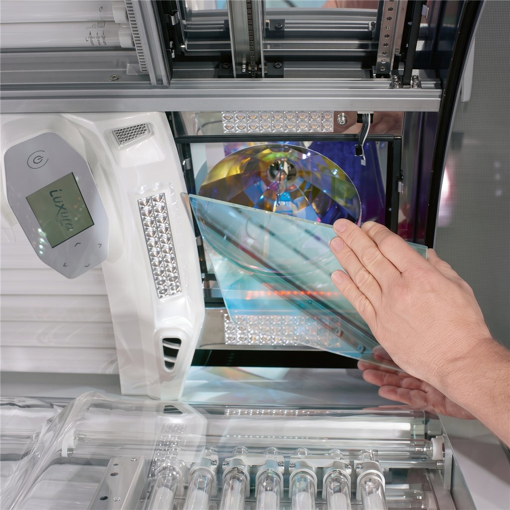 Luxury VEGAZ 9200 Highbrid – Energy Efficient Tanning | Luxura