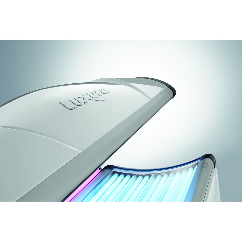 Luxura X3 32 SLI Solarium Compacto y Moderno