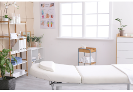 Mobiliario esencial para fisioterapia: ergonomía, camillas y consejos Mobiliario esencial para fisioterapia: ergonomía, camillas y consejos